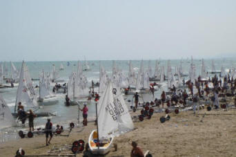 Circolo Nautico "Vincenzo Migliori", Lungomare Spalato a Giulianova Lido: Venerd 24 settembre, incontro del presidente Marco Maria Ferrari con i genitori dei ragazzi che hanno partecipato alla Scuola Vela nel 2010 per illustrare i programmi futuri