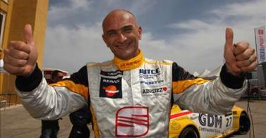 Gabriele Tarquini, pilota automobilistico di Giulianova: espressione di felicit dello sport fatto con passione