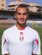 Domenico Suriani, 23 anni di Andria, trequartista del Lecco, Seconda Divisione: Sar� il primo rinforzo del Giulianova del neo tecnico Pino Di Meo