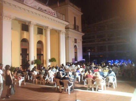 Giulianova, 26.7.2012 - Grande successo di pubblico ieri sera al primo appuntamento della rassegna Julia Jazz 2012 con il Marco Postacchini octet. Oggi sar la volta del Linda Valori sextet, ore 21:15 presso il Palazzo Kursaal. 