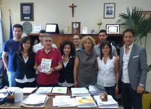 ROSETO DEGLI ABRUZZI (Te), 26.6.2013 - Ha consentito di dotare il Palazzo del Mare di un impianto multimediale lultima iniziativa realizzata dallAssociazione Cerchi Concentrici Promotor, grazie agli incassi delle vendite del libro del suo presidente, William Di Marco, intitolato I Beatles, lavventura pi bella del mondo (Verdone Editore, 2012).