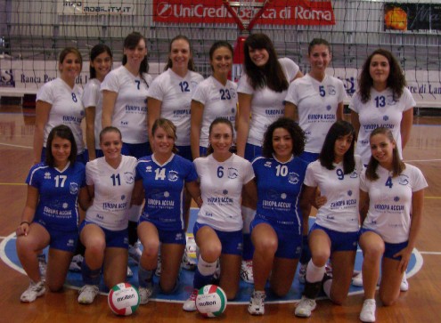 Palllavolo Giulianova Femminile, Campionato Serie C stagione 2009/10: La squadra dell'Europa Acciai  giunta nei play off, mancando la promozione in B 